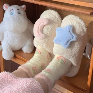 Chic 3D Star Moon Decor Plush Slippers - Modakawa Modakawa