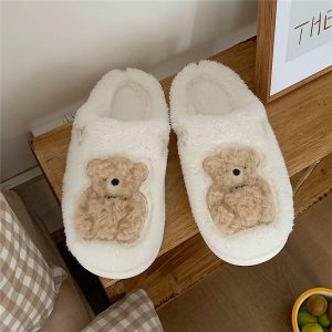 Lovely Cartoon Bear Letter V Plush Slippers - Modakawa Modakawa